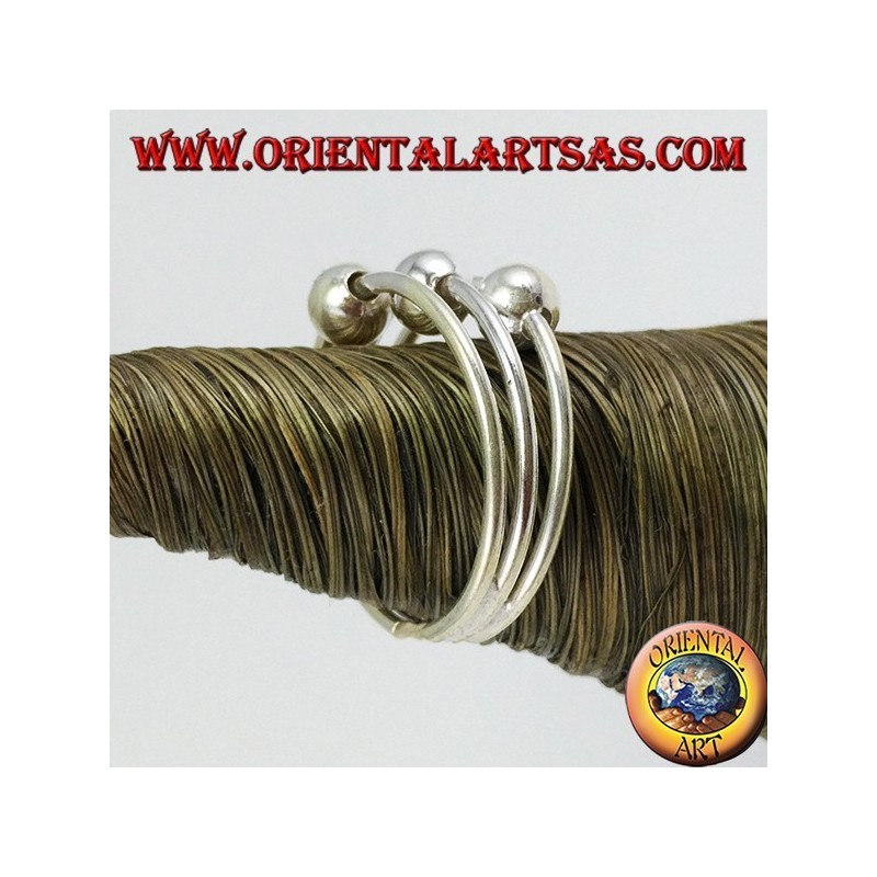 Silver ring with feet or three-wire phalanxes with three spheres