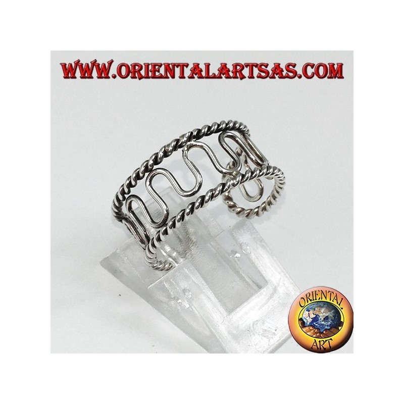 Silver ring burnished by feet or phalanx, wave wire