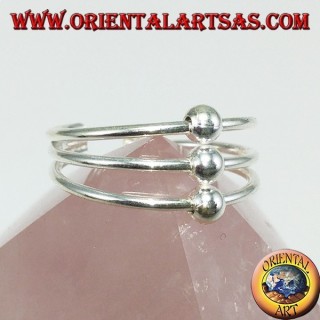 Silver ring with feet or three-strand phalanxes with three aligned spheres