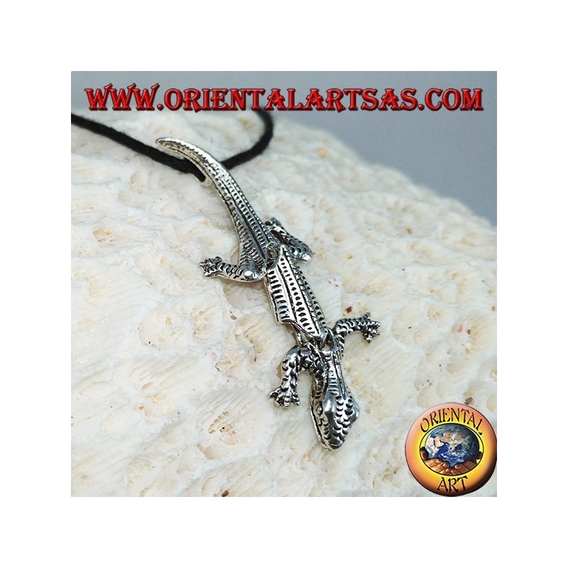 Pendant in silver, mobile gecko with head facing down