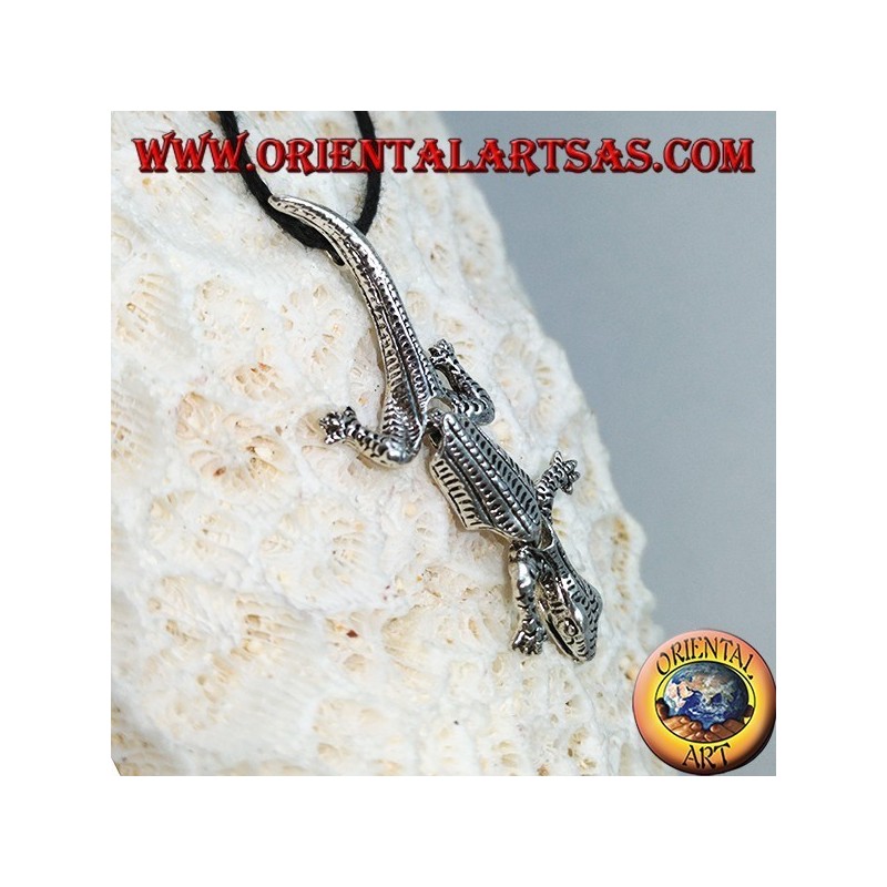 Pendant in silver, mobile gecko with head facing down