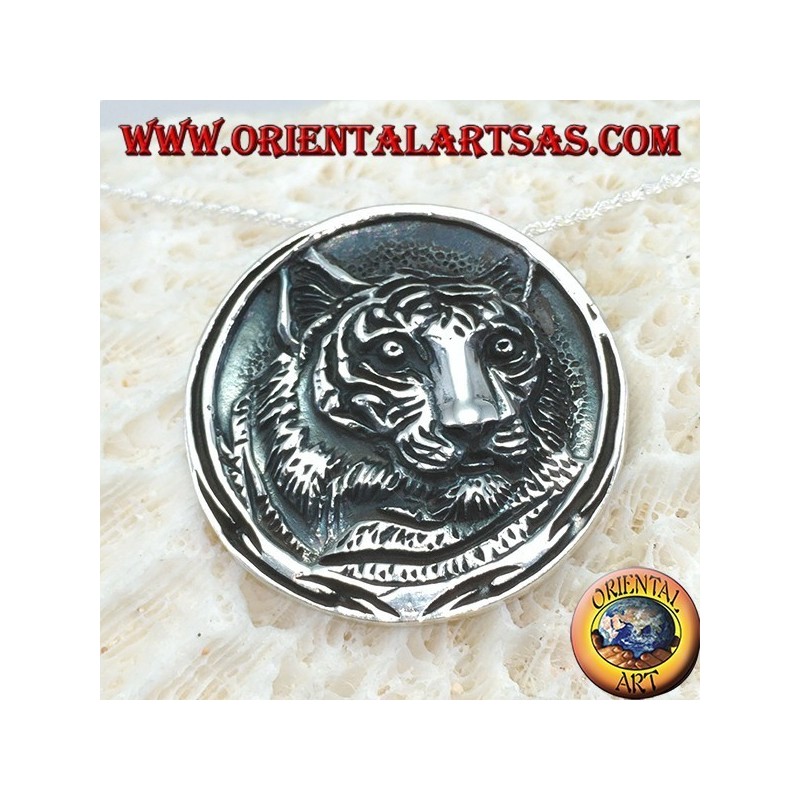 Colgante de plata, cabeza de tigre medallón