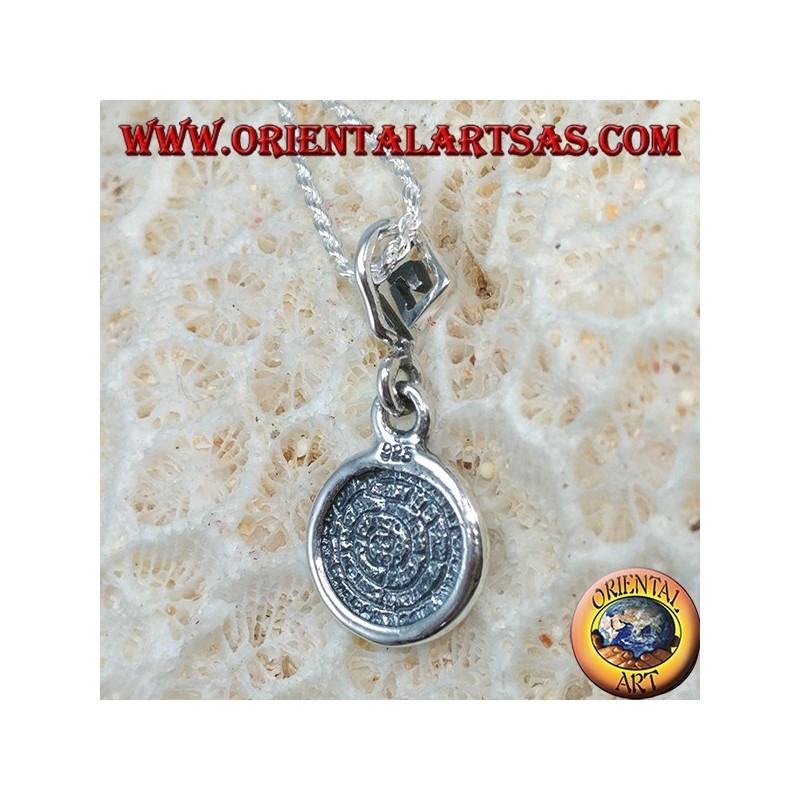 Pendentif en argent, le disque Festo avec grecque sur le crochet