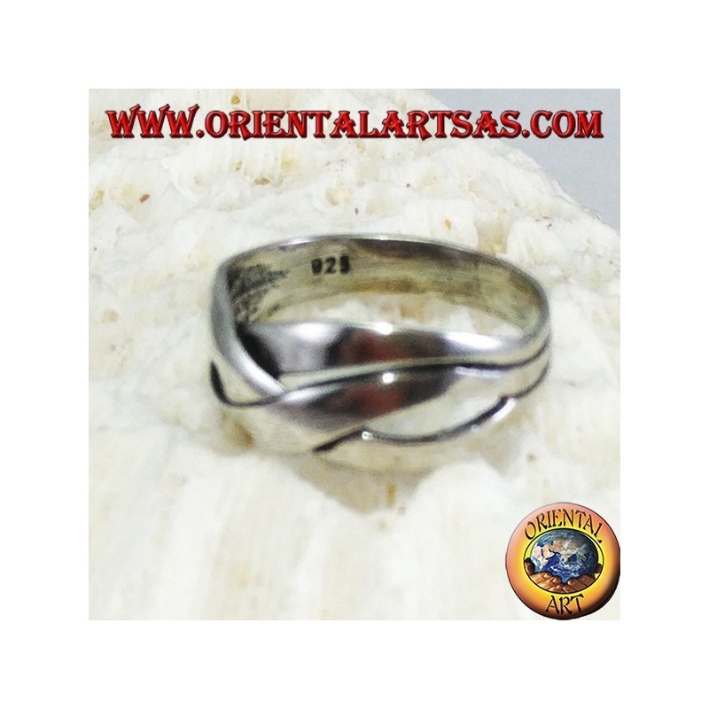 Anello in argento a fasce incrociate