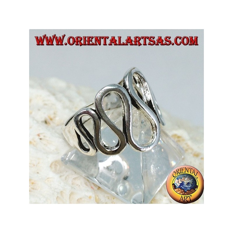 Bague en argent avec des vagues agitées