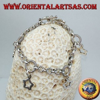 Bracciale in argento con cinque stelle pendenti