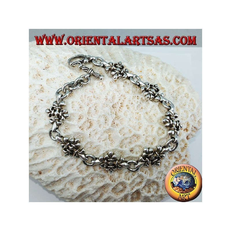 Bracelet avec des croix de lis argenté