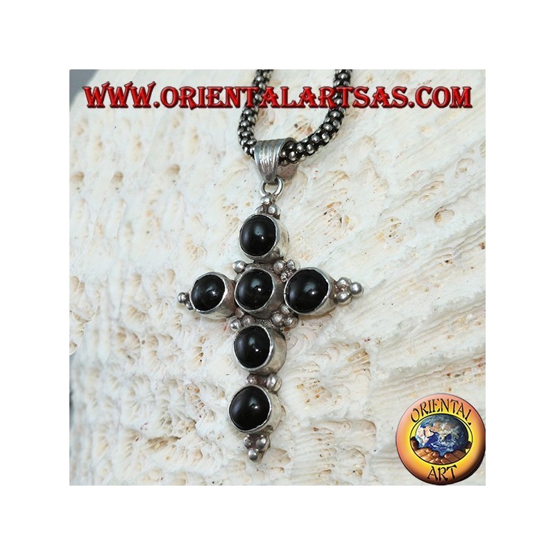 Pendentif croix en argent avec six étoiles noires rondes