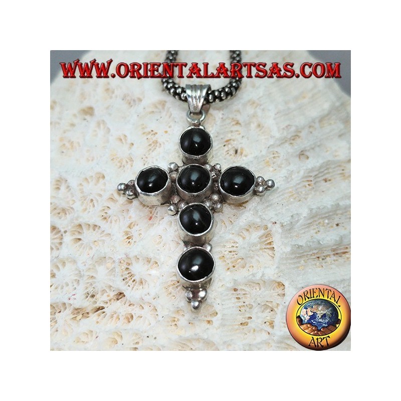 Cruz colgante en plata con seis estrellas negras, redondas