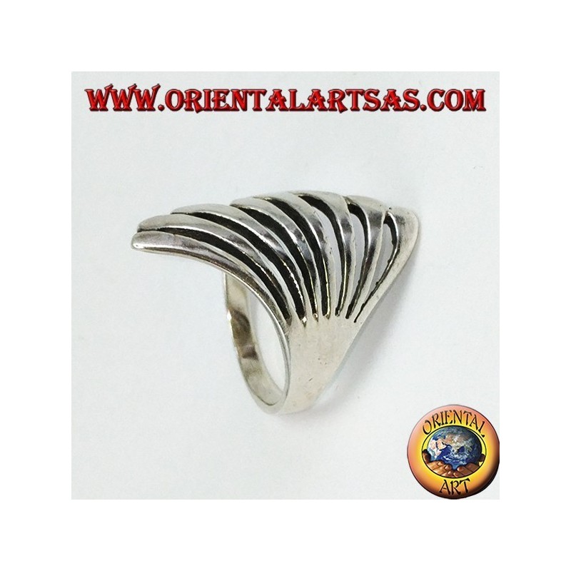 Silberner Ring in Fächerform