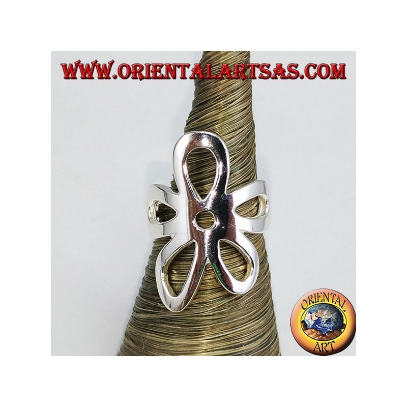 Ring in smooth silver with a flower