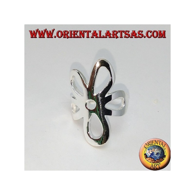 Anillo en plata lisa con una flor