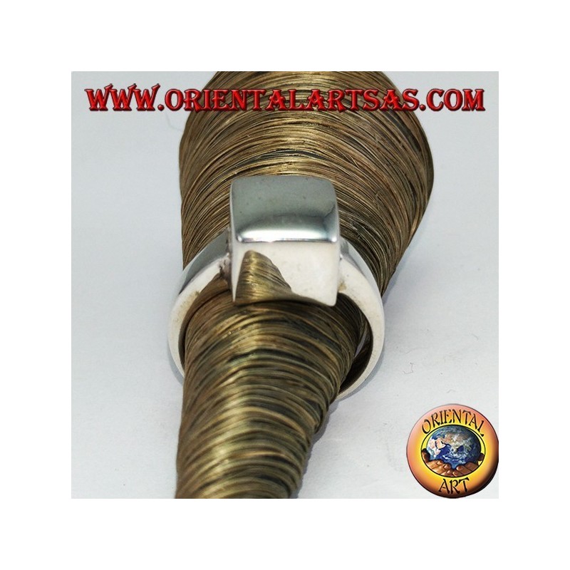 Anello in argento  a cubo liscio