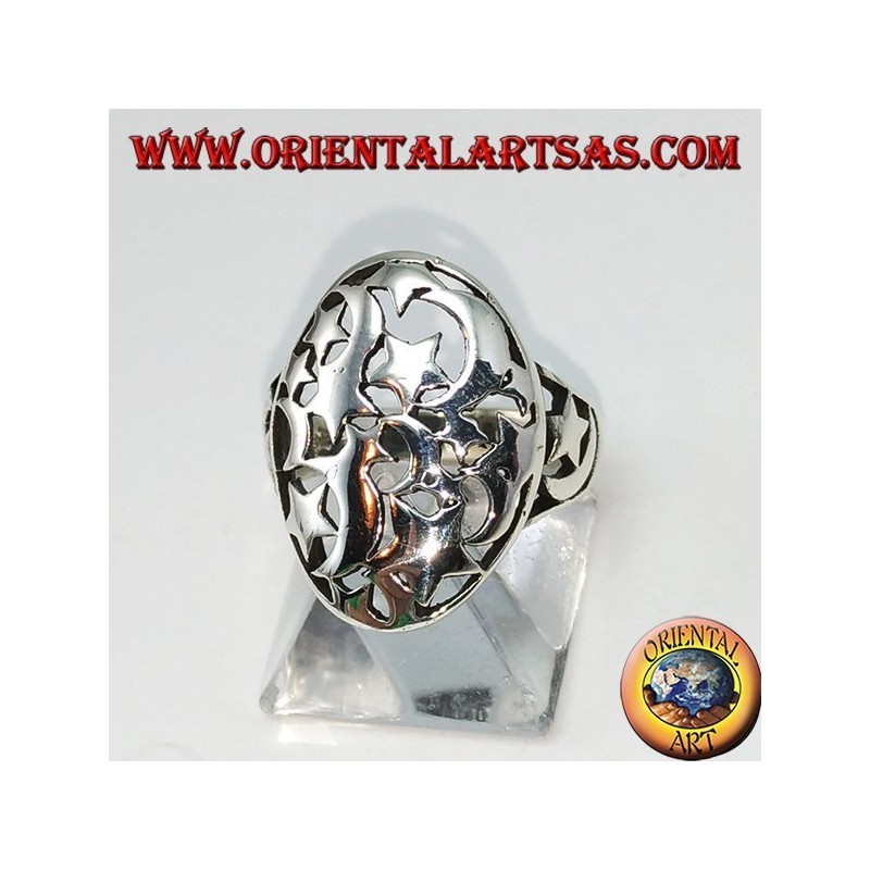Bague ovale en argent, percée d'étoiles et de lunes