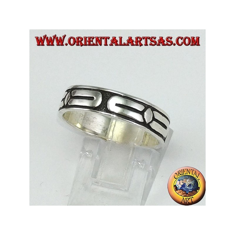 Anello  fedina in argento a bassorilievo