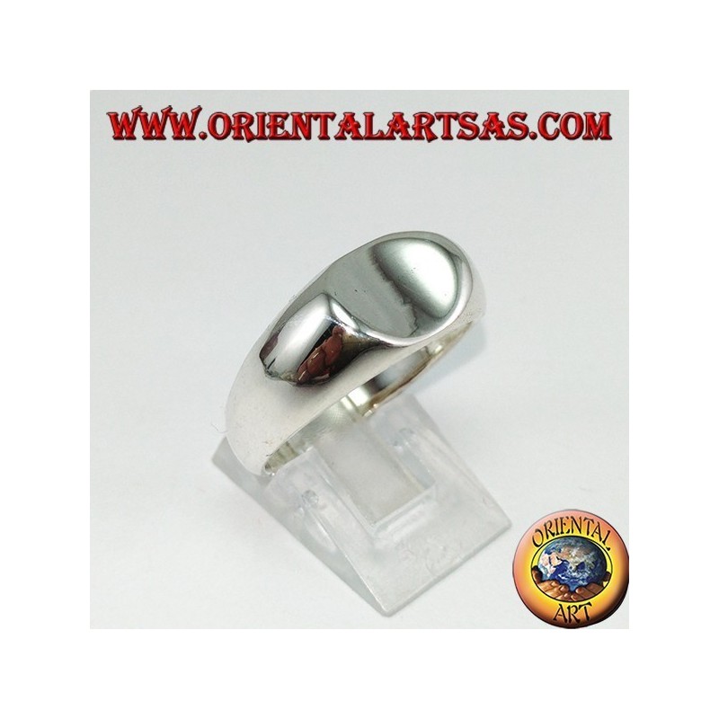 Anello in argento con scudo ovale di traverso concavo