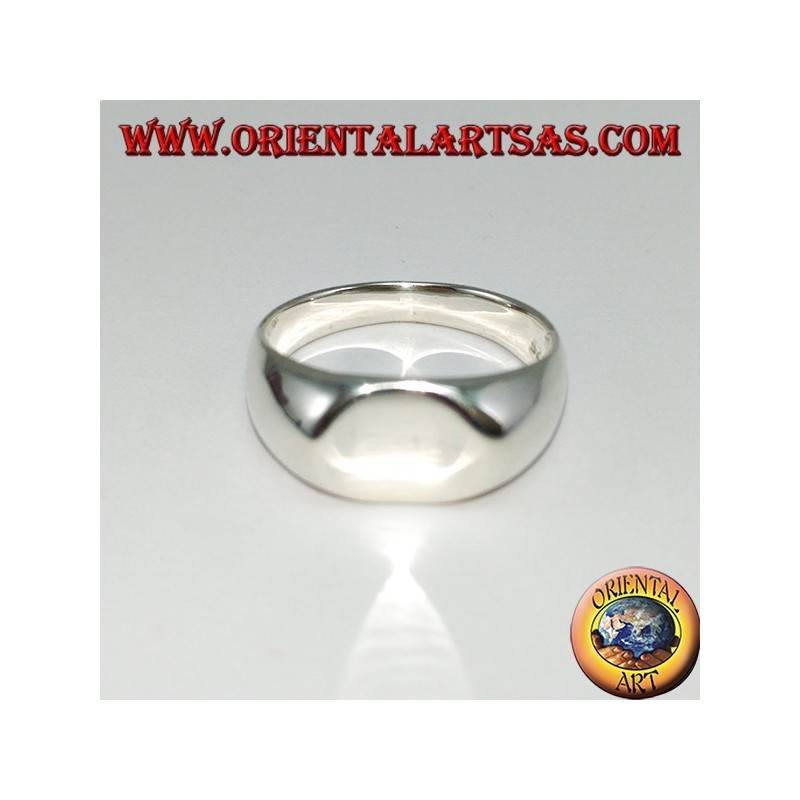 Anello in argento con scudo ovale di traverso concavo