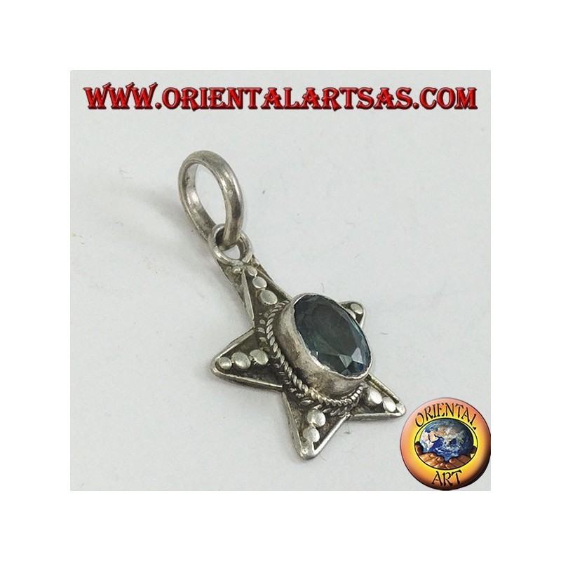 Pendentif étoile en argent avec topaze bleue ovale