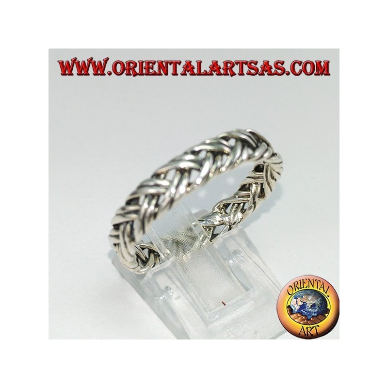 Anillo de plata con un par de hilos entrelazados