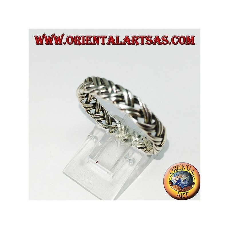 Anillo de plata con un par de hilos entrelazados