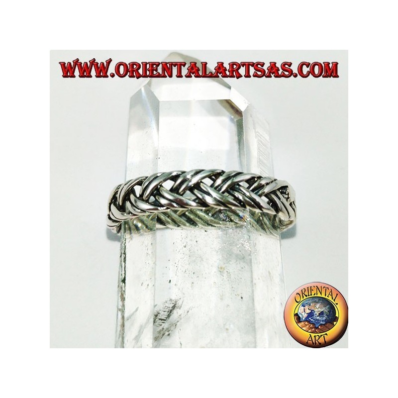 Anillo de plata con un par de hilos entrelazados