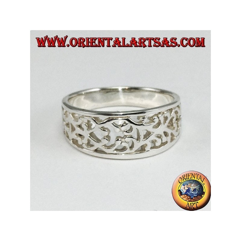 Anello a fedina in argento intagliata