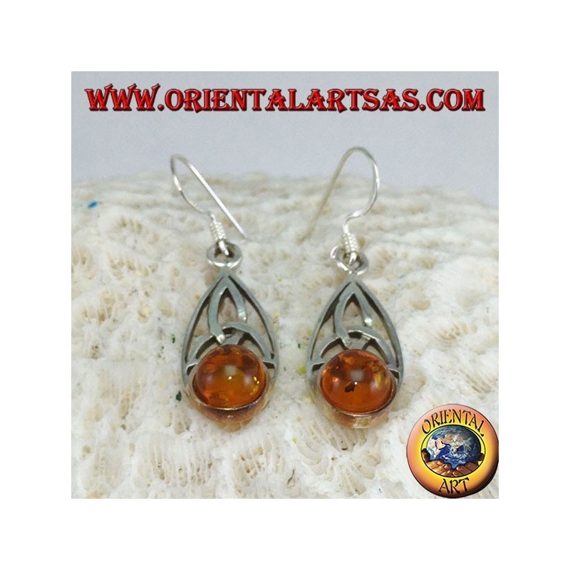 Silver earrings with tyrone knot and amber