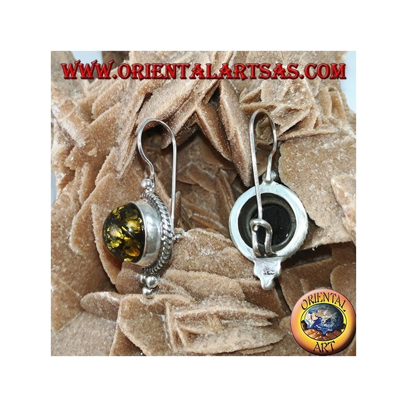 Pendiente de plata con hemisferio verde ámbar