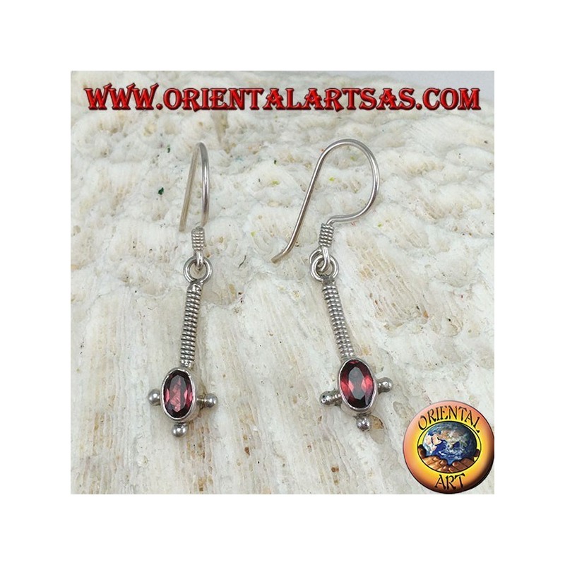 Pendientes de plata con granate ovalado facetado