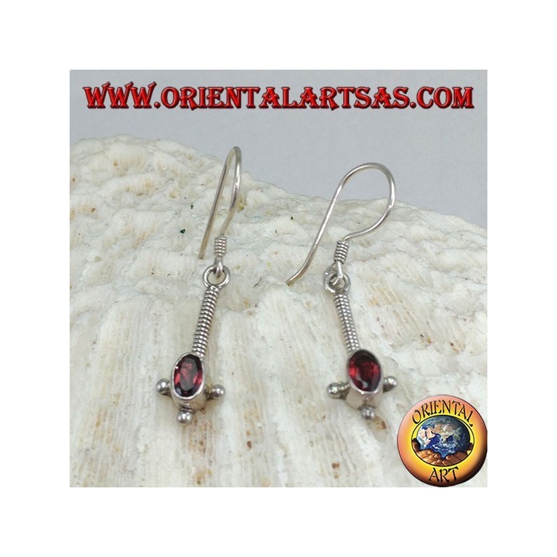 Pendientes de plata con granate ovalado facetado