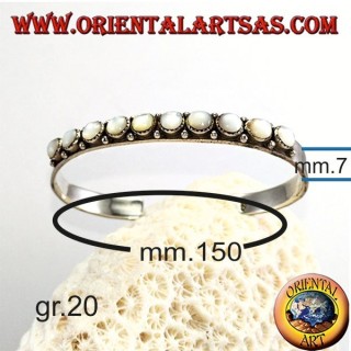 Rigid silver bracelet with mother round pearls