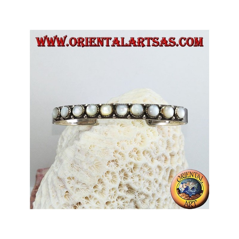 Starres Silberarmband mit runden Perlmuttperlen