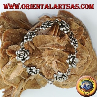 Silbernes Armband aus großen Rosen