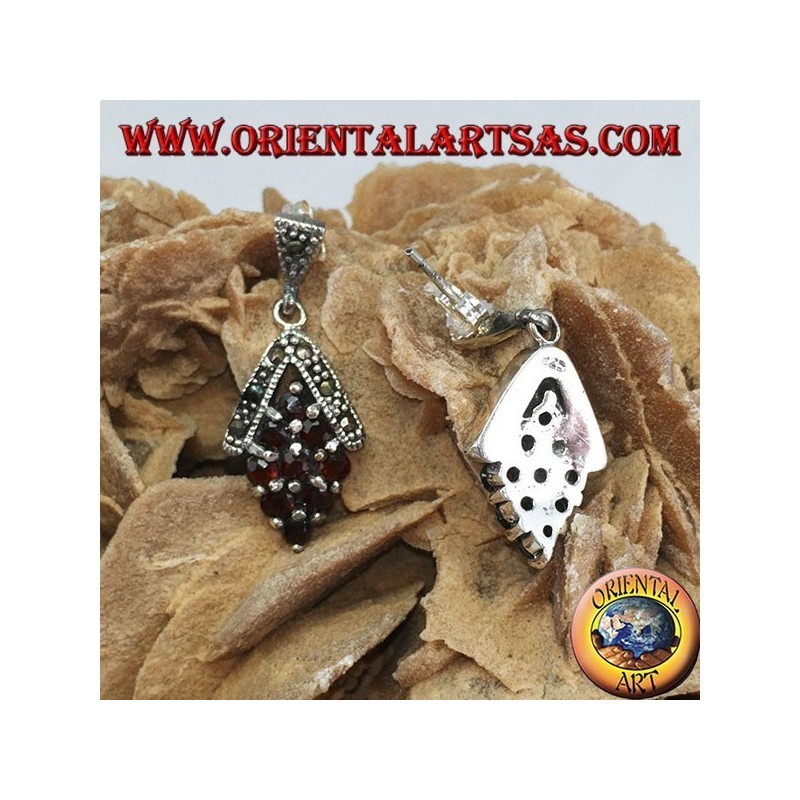 Orecchini in argento a rombo con nove granati e marcassiti