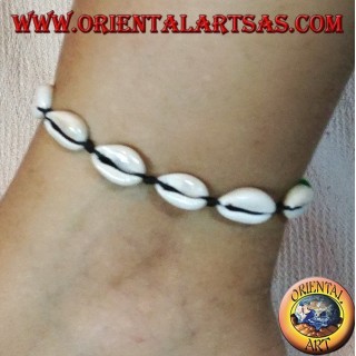 Fußkettchen und Armband mit Kauri-Cauri-Schalen, verstellbar mit Rasta-Kugeln