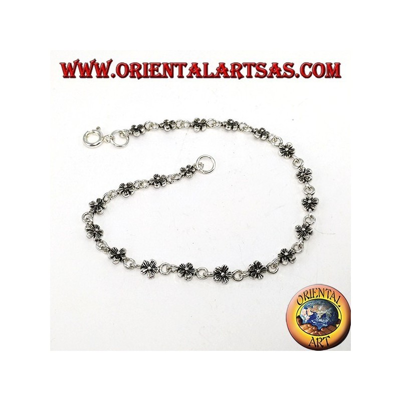 Armband aus kleinen Blumen in Silber 925