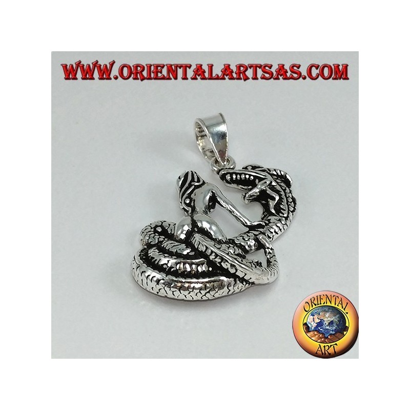 Pendentif en argent femme dompteur du dragon (grand)
