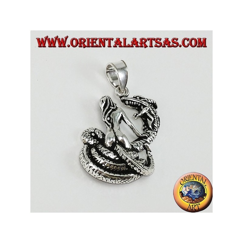 Pendentif en argent femme dompteur du dragon (grand)