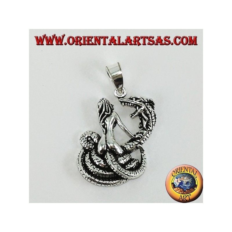 Silver pendant woman tamer of the dragon (large)