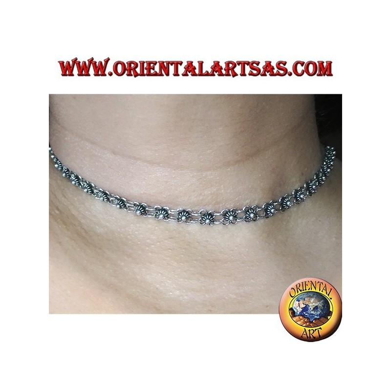 Silbernes Collier mit kleinen Blumen (Girogola)