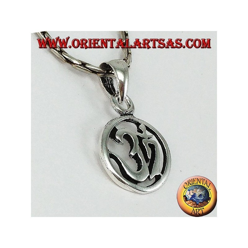 Ciondolo medaglietta in argento con Oṁ Óm e Aum (Sillaba Sacra )  intagliata