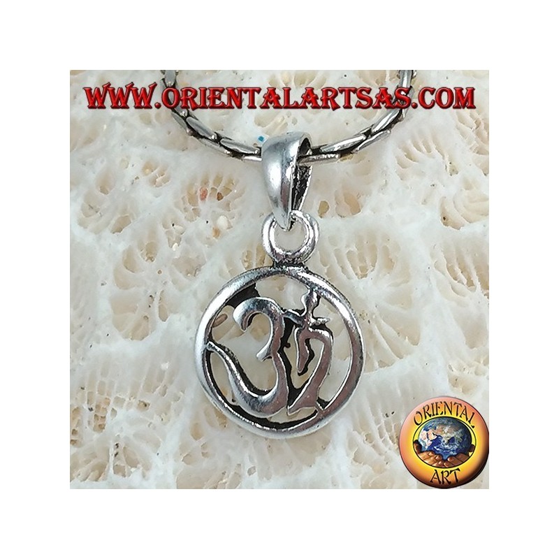 Ciondolo medaglietta in argento con Oṁ Óm e Aum (Sillaba Sacra )  intagliata