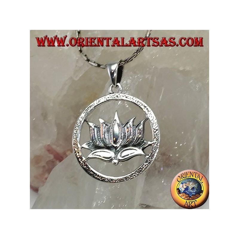 Pendentif argent fleur de Lotus dans le cercle