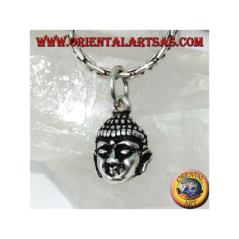 Pendentif en argent d'une petite tête de Bouddha