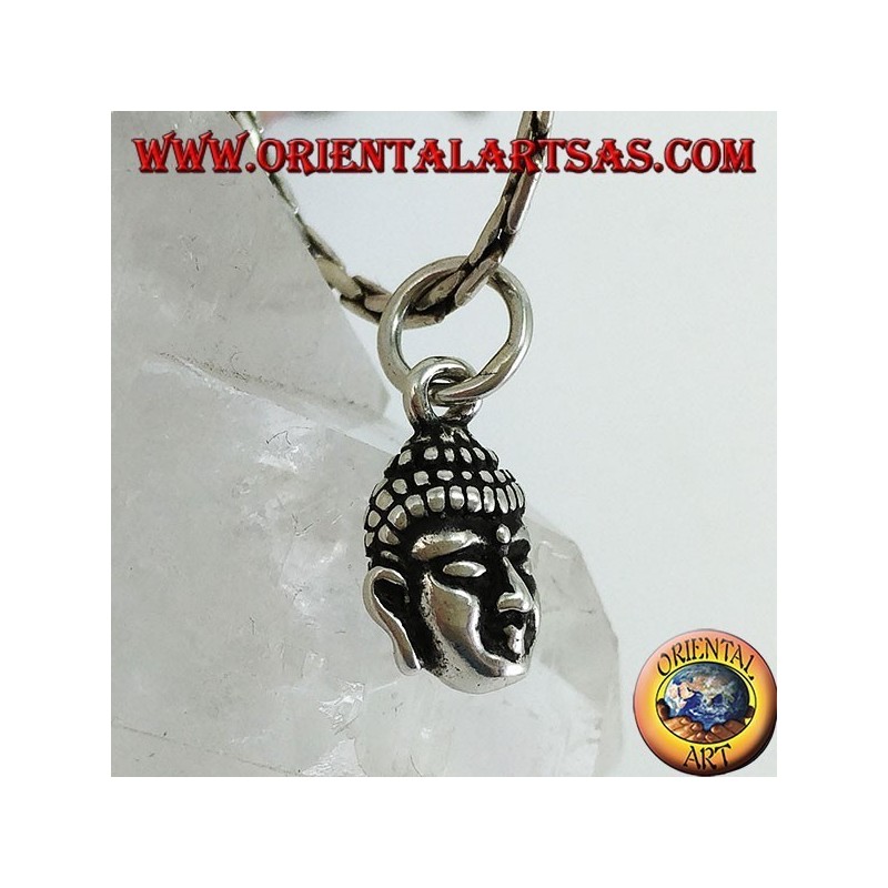 Pendentif en argent d'une petite tête de Bouddha