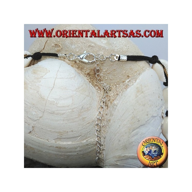 Choker necklace of cowrie shells with chain and with carabiner (adjustable)