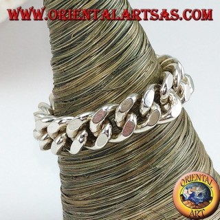 Anillo de plata 925 con estructura de cadena de eslabones móviles y flexibles.