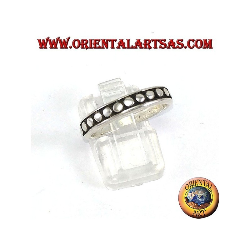 Bague en argent avec des points