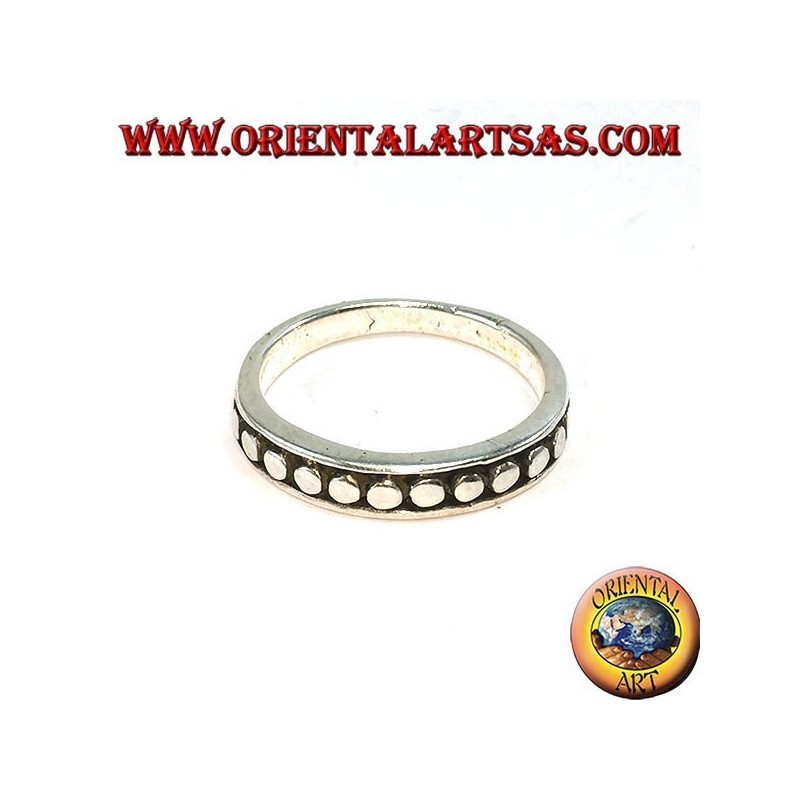 Bague en argent avec des points
