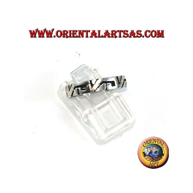 Anillo de plata con mano de obra azteca